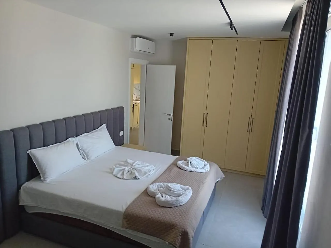 Wesley Apartment Qerret Golem  Albania